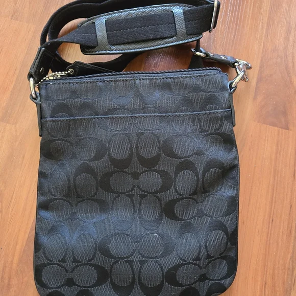 Coach side bag - Picture 2 of 2